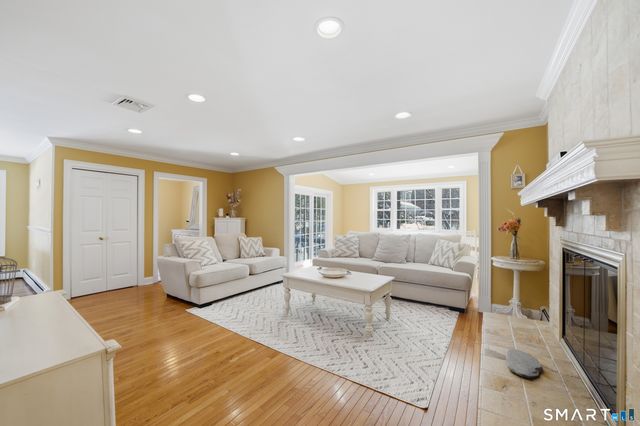 27 Lumanor Drive, Stamford, CT 06903