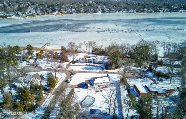 8 Jaywood Manor Drive, Brick, NJ 08724