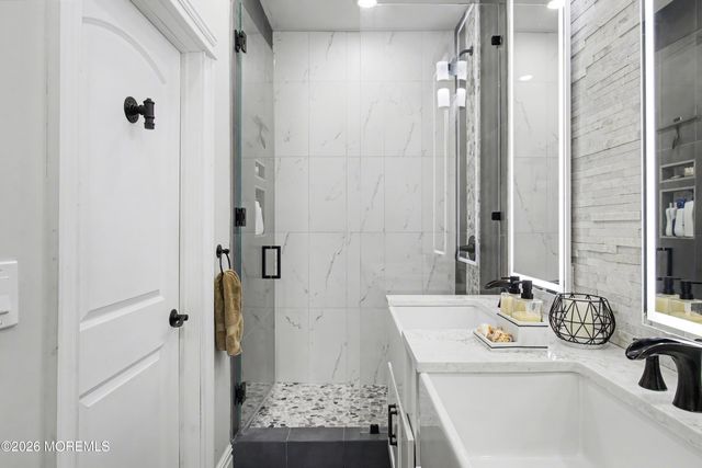 8 Jaywood Manor Drive, Brick, NJ 08724