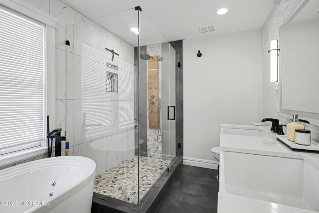 8 Jaywood Manor Drive, Brick, NJ 08724