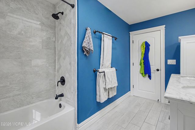 8 Jaywood Manor Drive, Brick, NJ 08724