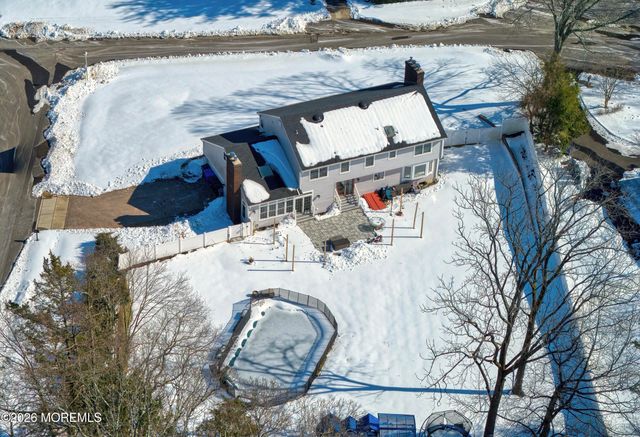 8 Jaywood Manor Drive, Brick, NJ 08724