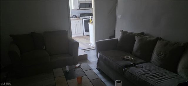 564 W Hopocan Avenue, Barberton, OH 44203