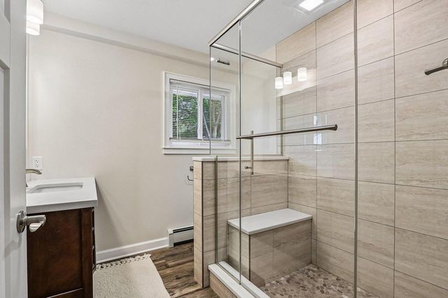 W73N917 London COURT, Cedarburg, WI 53012