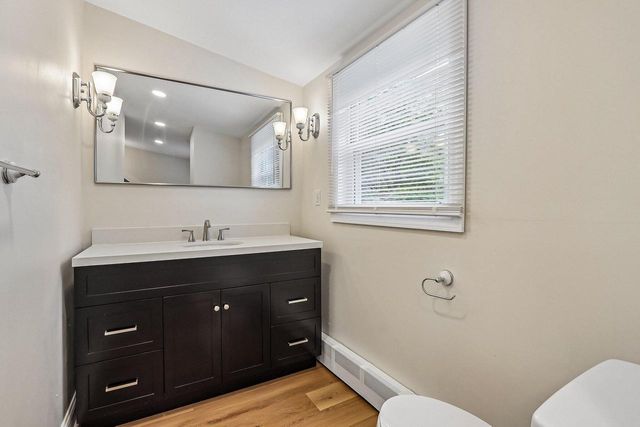 W73N917 London COURT, Cedarburg, WI 53012