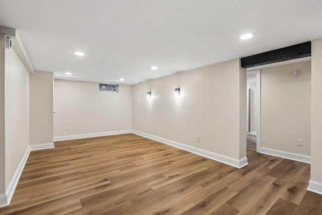 W73N917 London COURT, Cedarburg, WI 53012