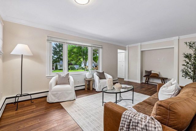 W73N917 London COURT, Cedarburg, WI 53012