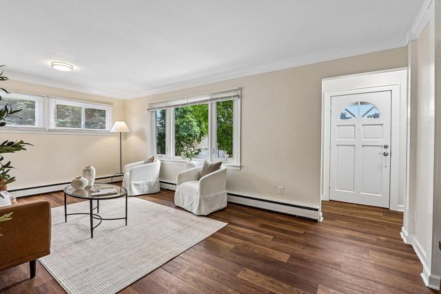 W73N917 London COURT, Cedarburg, WI 53012