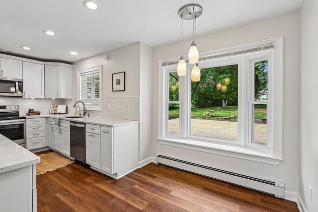 W73N917 London COURT, Cedarburg, WI 53012