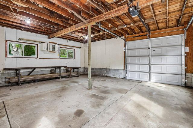 W73N917 London COURT, Cedarburg, WI 53012