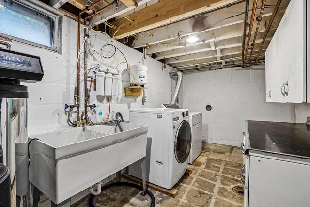 W73N917 London COURT, Cedarburg, WI 53012