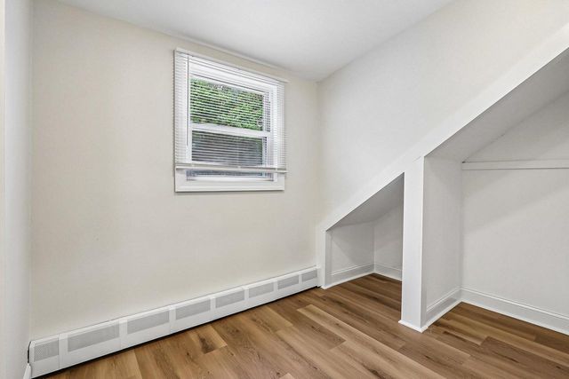 W73N917 London COURT, Cedarburg, WI 53012