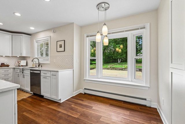 W73N917 London COURT, Cedarburg, WI 53012