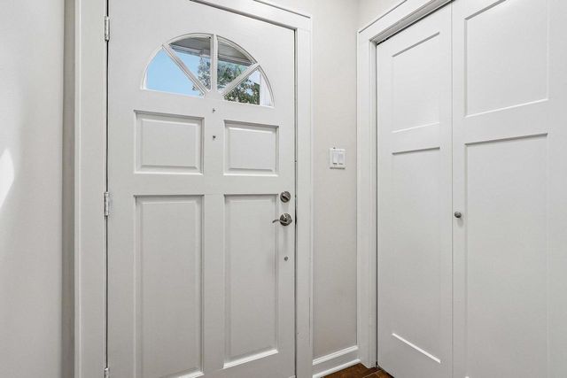W73N917 London COURT, Cedarburg, WI 53012