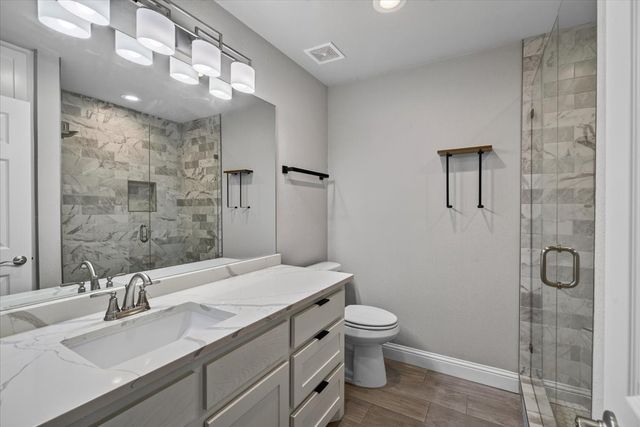 127 Pinnacle Club Drive, Mabank, TX 75156