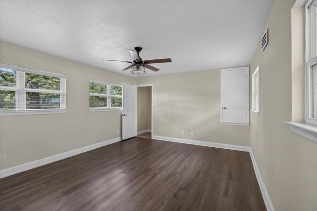 127 Pinnacle Club Drive, Mabank, TX 75156