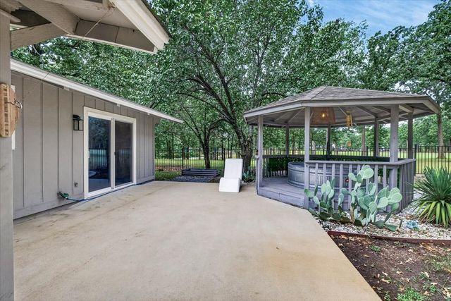 127 Pinnacle Club Drive, Mabank, TX 75156