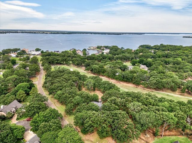 127 Pinnacle Club Drive, Mabank, TX 75156