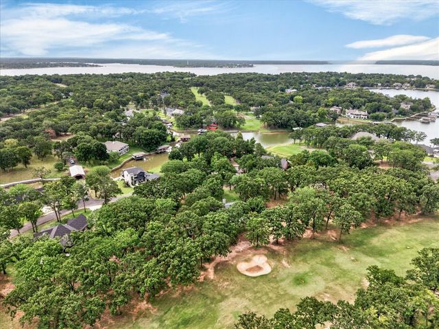 127 Pinnacle Club Drive, Mabank, TX 75156