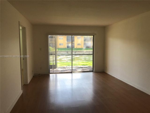 8040 N Colony Cir N 101, Tamarac, FL 33321