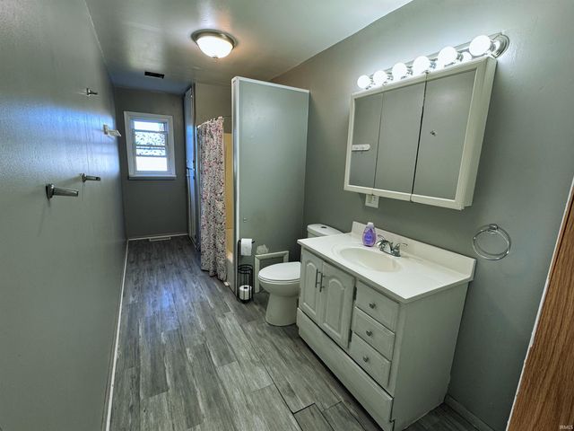 206 N Chicago Street, Royal Center, IN 46978