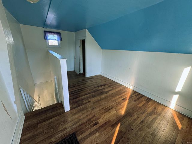 206 N Chicago Street, Royal Center, IN 46978