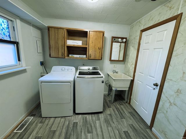 206 N Chicago Street, Royal Center, IN 46978