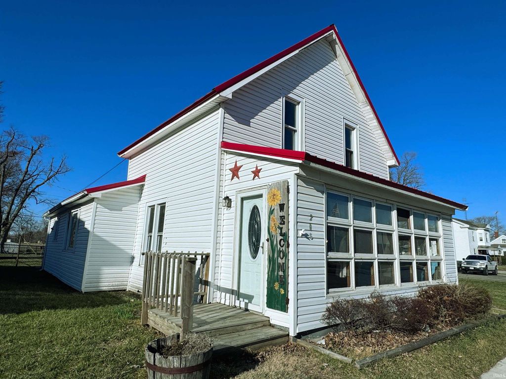 206 N Chicago Street, Royal Center, IN 46978