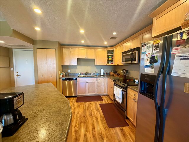 3131 Fleur Drive 506, Des Moines, IA 50321