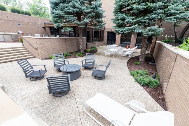 3131 Fleur Drive 506, Des Moines, IA 50321