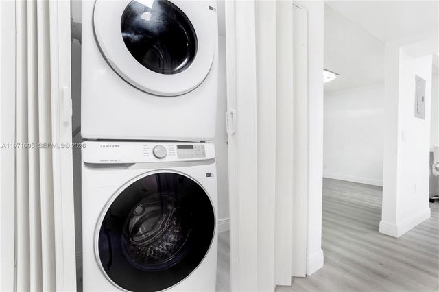 10207 Sunrise Lakes Blvd 204, Sunrise, FL 33322