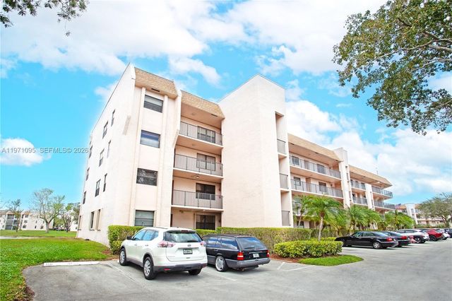 10207 Sunrise Lakes Blvd 204, Sunrise, FL 33322