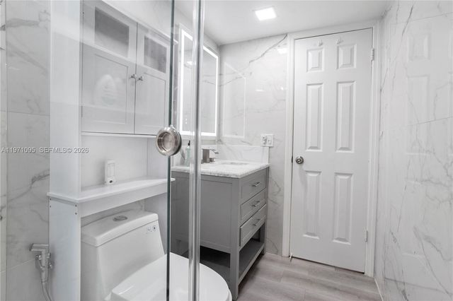 10207 Sunrise Lakes Blvd 204, Sunrise, FL 33322