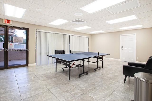 10207 Sunrise Lakes Blvd 204, Sunrise, FL 33322