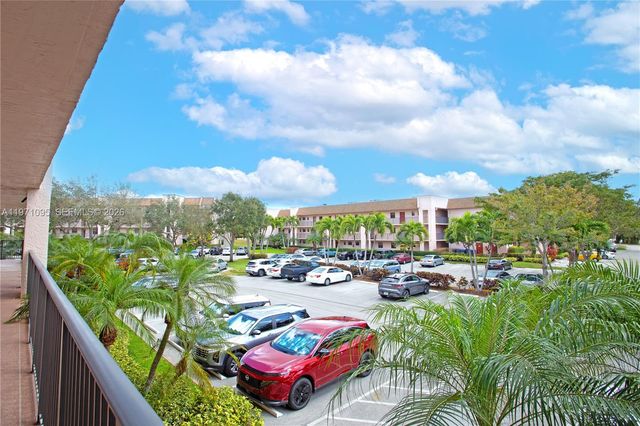 10207 Sunrise Lakes Blvd 204, Sunrise, FL 33322