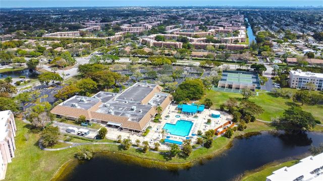 10207 Sunrise Lakes Blvd 204, Sunrise, FL 33322