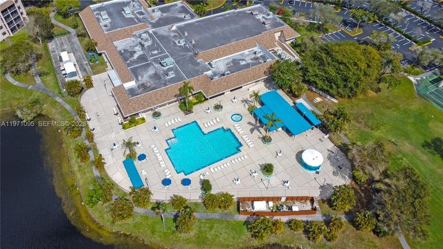 10207 Sunrise Lakes Blvd 204, Sunrise, FL 33322