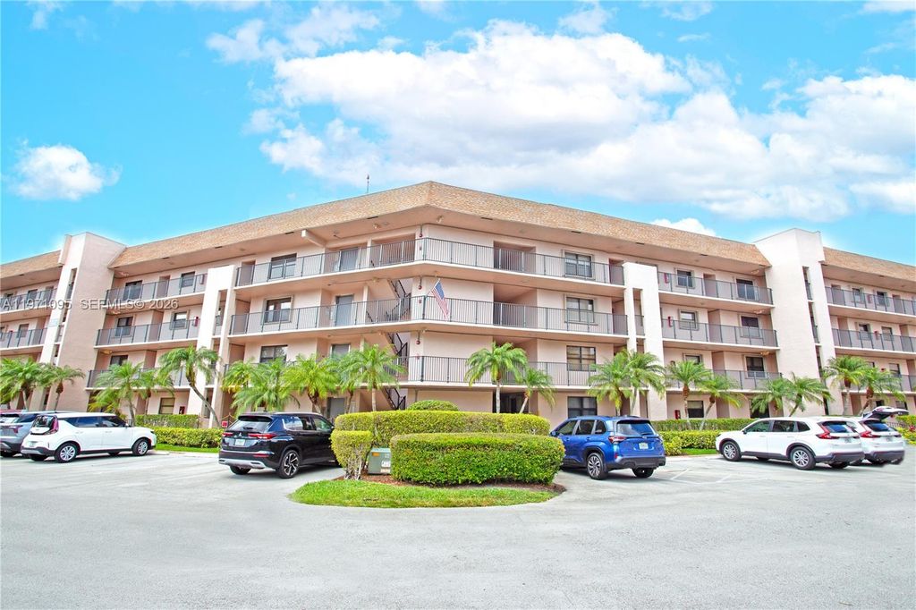 10207 Sunrise Lakes Blvd 204, Sunrise, FL 33322