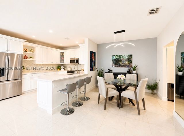 1135 Cherrypalm Ln, Hollywood, FL 33019