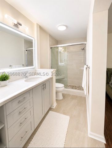 1135 Cherrypalm Ln, Hollywood, FL 33019