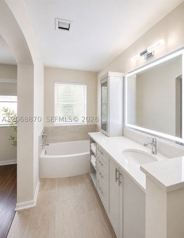 1135 Cherrypalm Ln, Hollywood, FL 33019