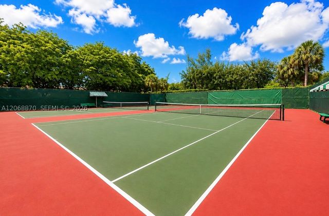 1135 Cherrypalm Ln, Hollywood, FL 33019