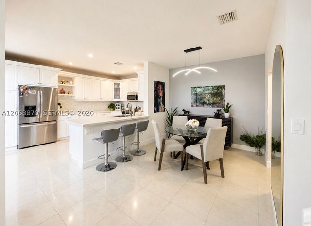 1135 Cherrypalm Ln, Hollywood, FL 33019