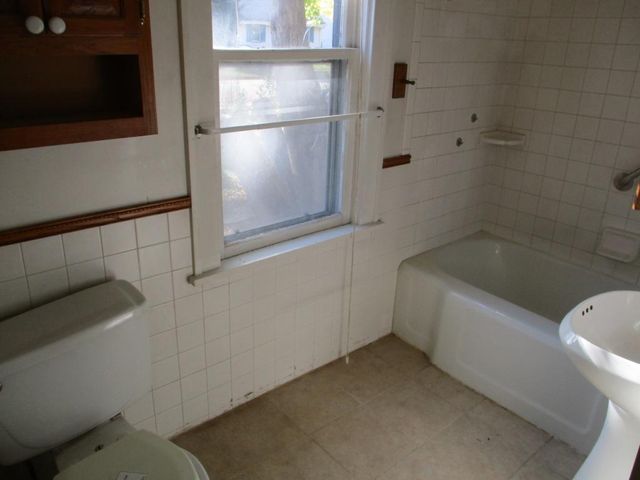 2067 Nokomis Avenue, Saint Paul, MN 55119