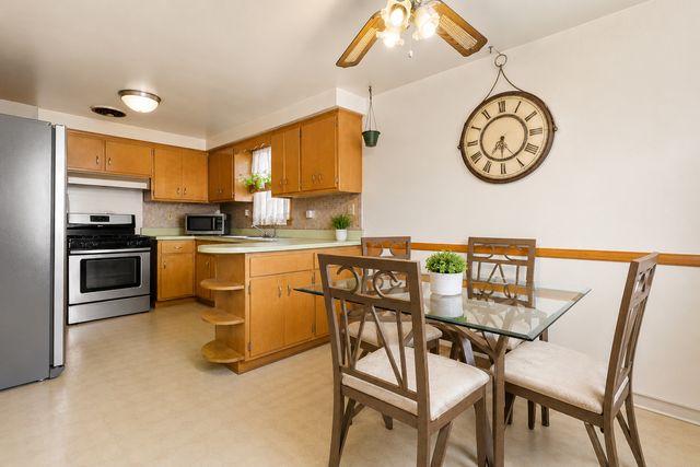 12347 S Elizabeth Street, Calumet Park, IL 60827