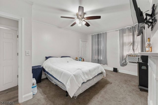 235 Pine St, Elizabeth City, NJ 07206