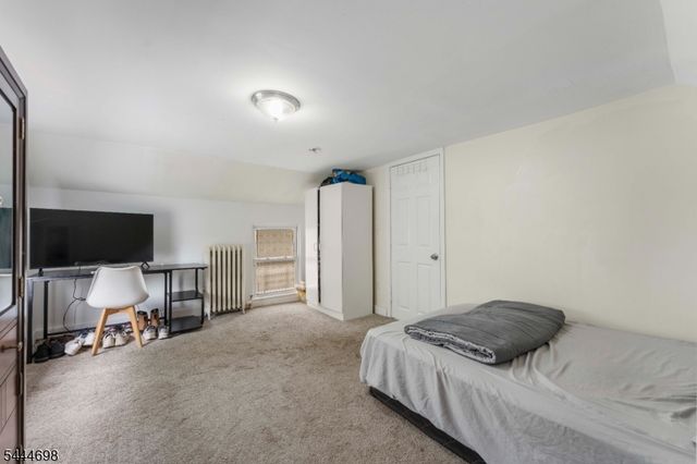 235 Pine St, Elizabeth City, NJ 07206
