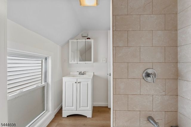 235 Pine St, Elizabeth City, NJ 07206