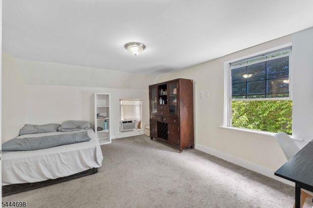 235 Pine St, Elizabeth City, NJ 07206