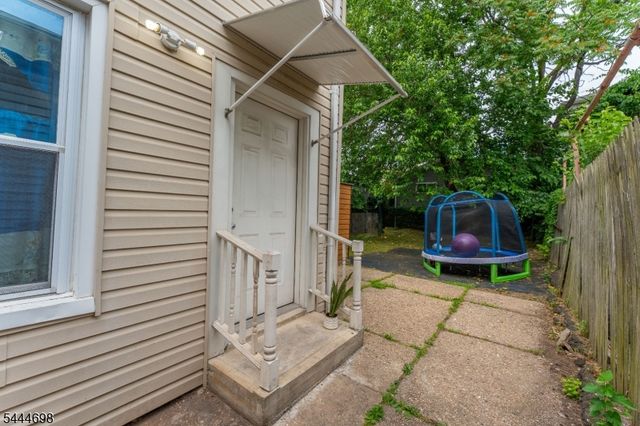235 Pine St, Elizabeth City, NJ 07206